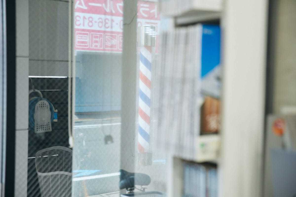 後継者不足が深刻な理髪店、世田谷駅で60年の老舗を継ぐ決心をした“3代目”は美容師