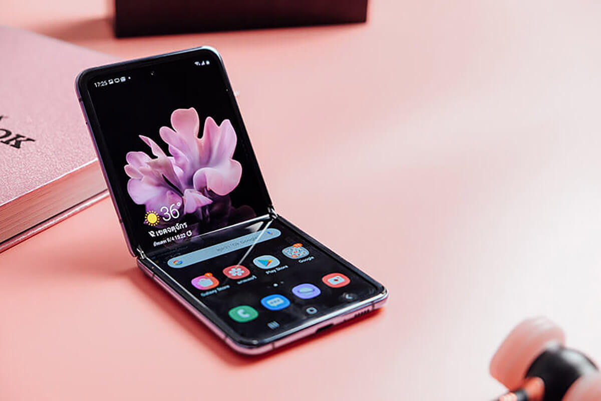【2023最新】折りたたみスマホって実際どう?メリット・デメリットとおすすめ機種