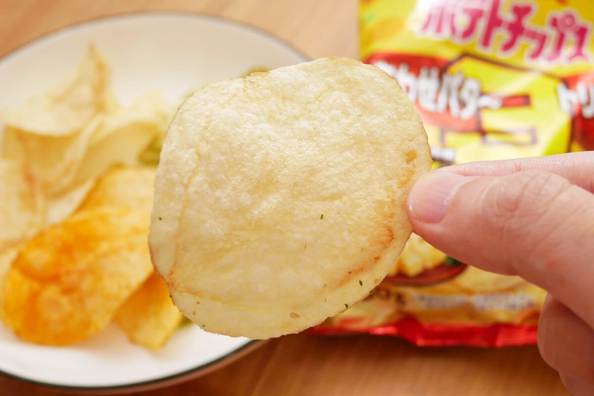 今だけ買えるカルビーの“3倍ポテチ”が濃厚すぎる… 「いくらでも食べれてしまいそう」