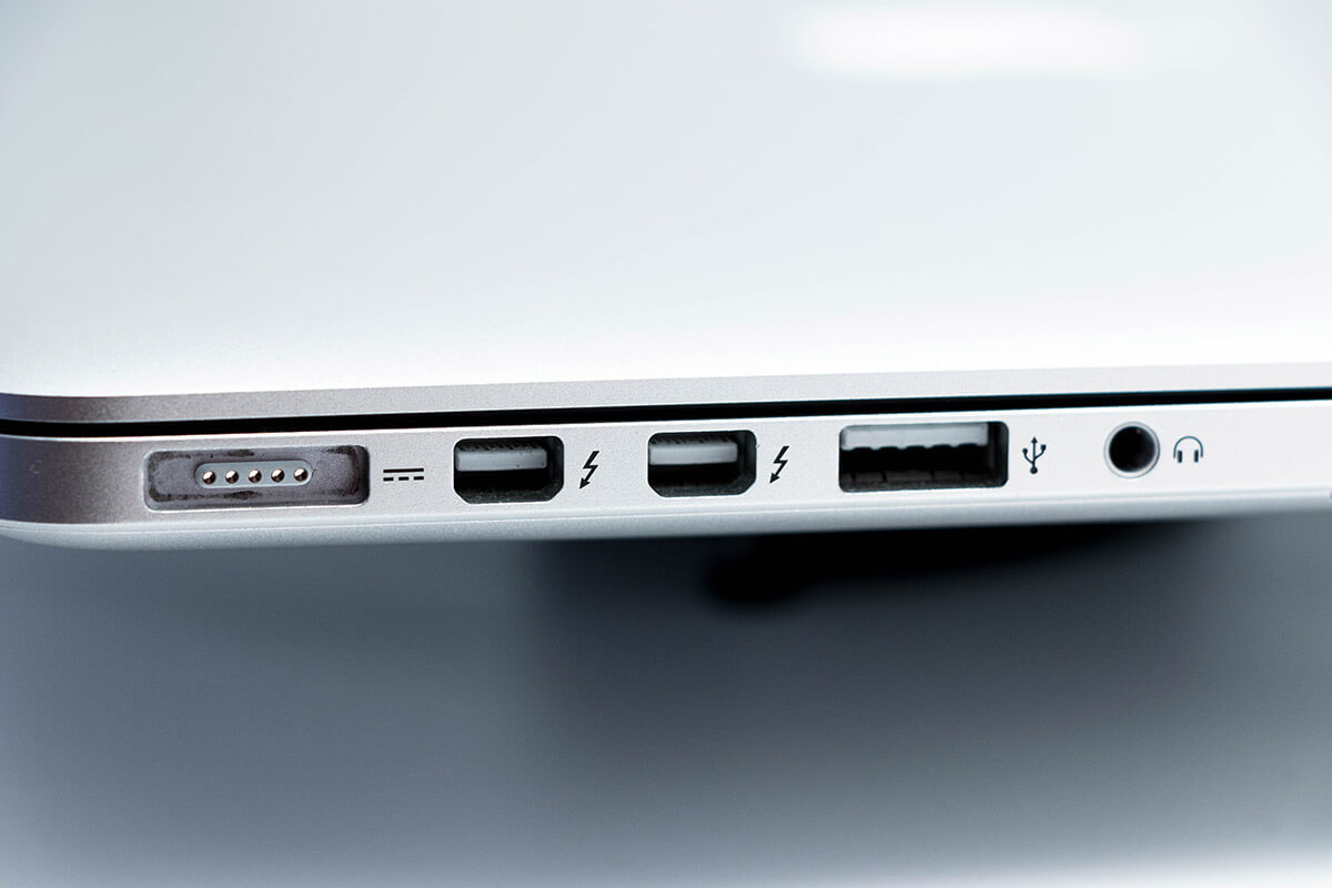 【MacBook Pro】有線LANで接続する方法を解説！