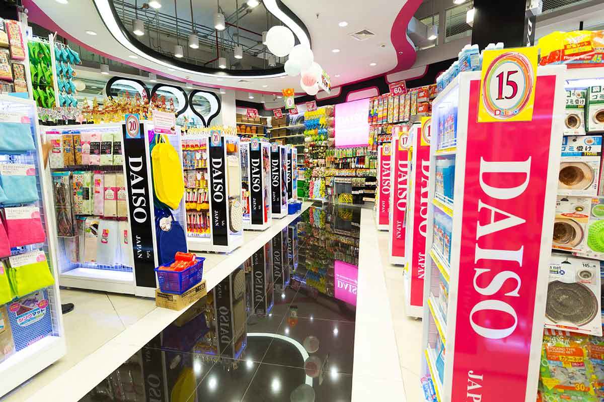 100円ショップで“あの商品”をよく買うと年齢がバレる?