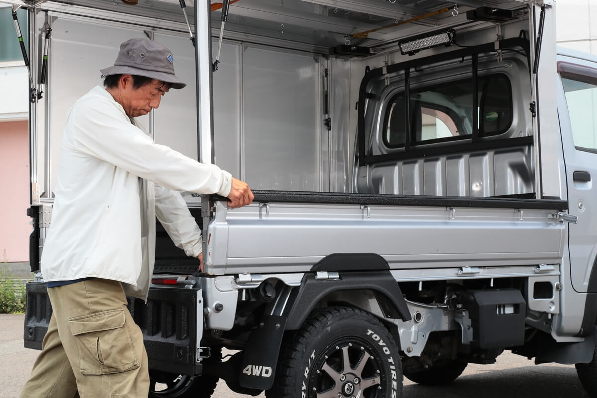 軽トラの荷台をもっと自由に!穴開け不要で脱着カンタンなキャリアフレーム