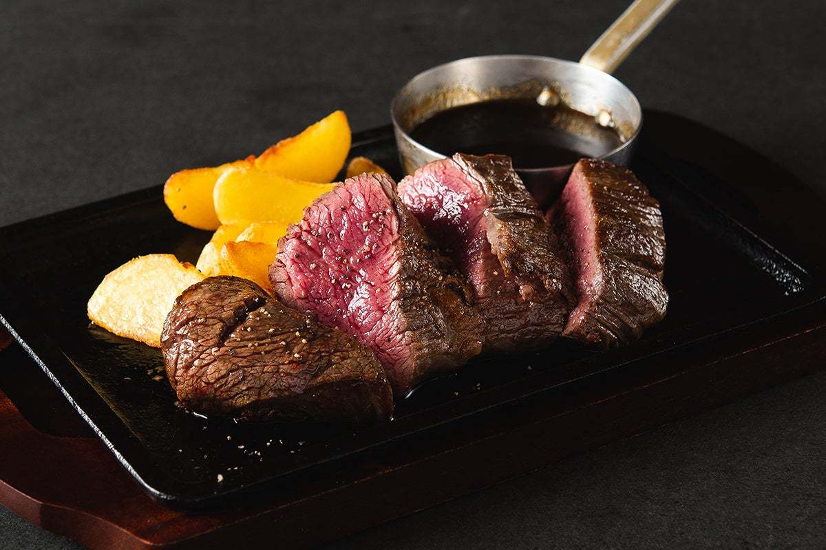 【京都タワーサンド限定】「100%和牛タワーバーガー」新登場!2023年4月22日(土)「STEAK&BURGER NICK STOCK(ニックストック)」リニューアルオープン!