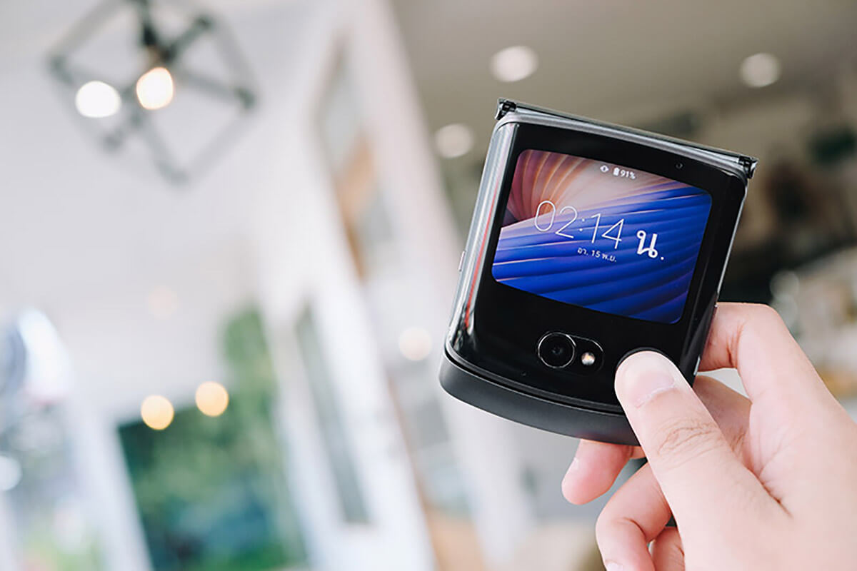 【2023最新】折りたたみスマホって実際どう?メリット・デメリットとおすすめ機種