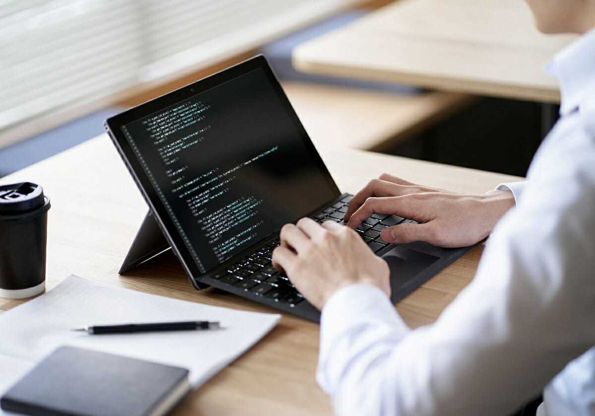 「3カ月HTML学習→毎月、多額の収入」は本当か…副業で高単価の案件受注のコツ