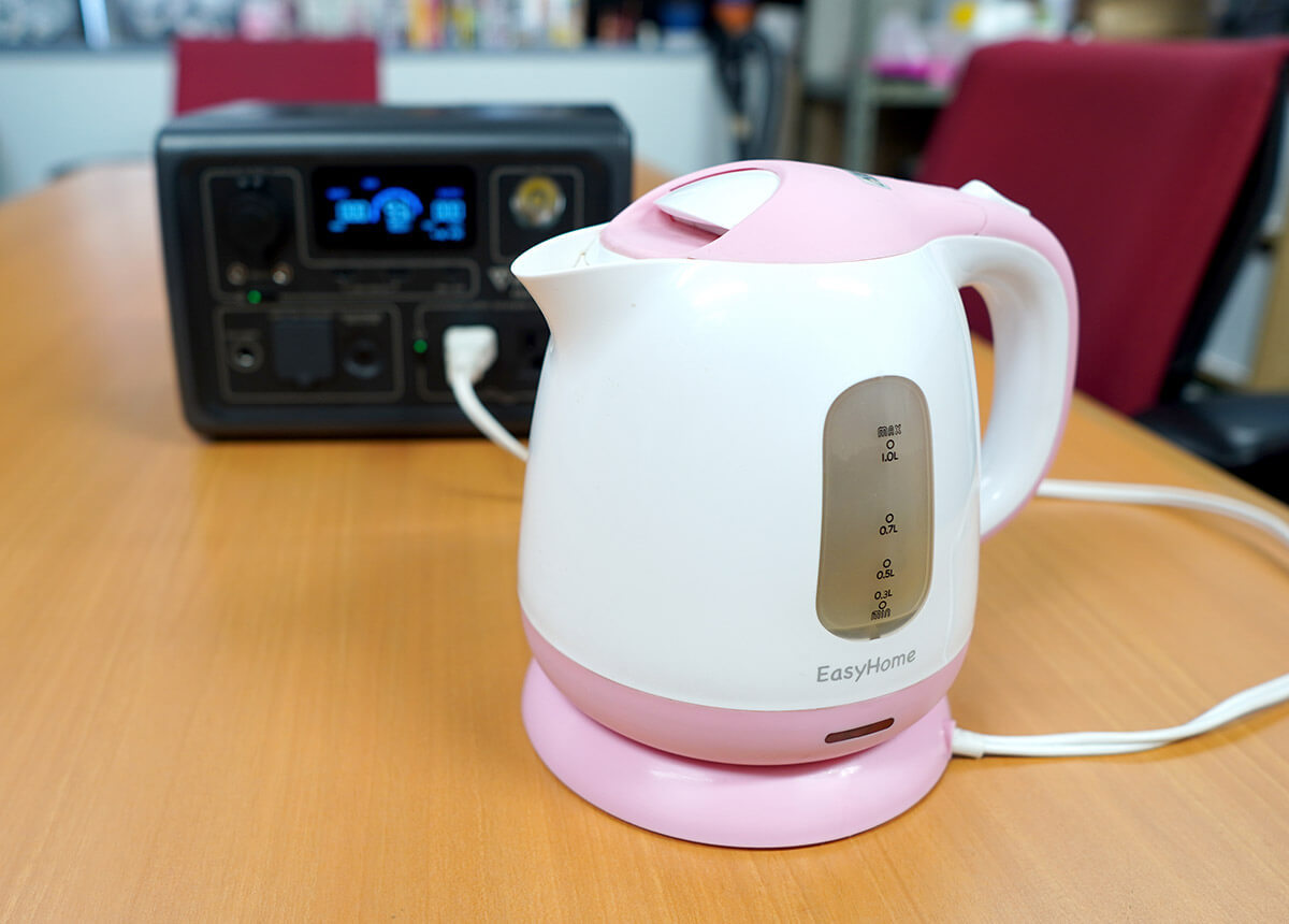 ポータブル電源BLUETTI「EB3A」の実力を検証してみた – ドライヤーや電気ポットまで使える!