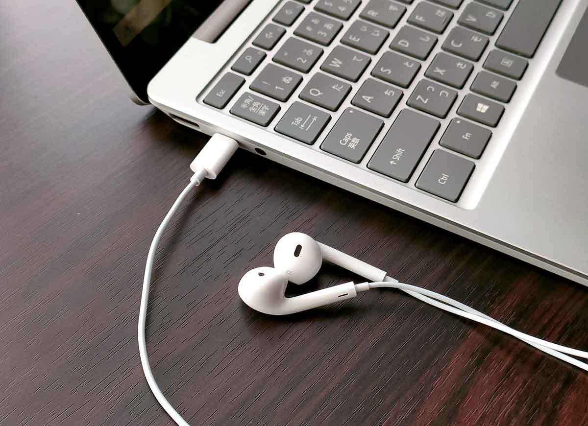 新型「EarPods（USB-C）」とAirPodsはどっちが買いか？− 実際に聴き比べてみた