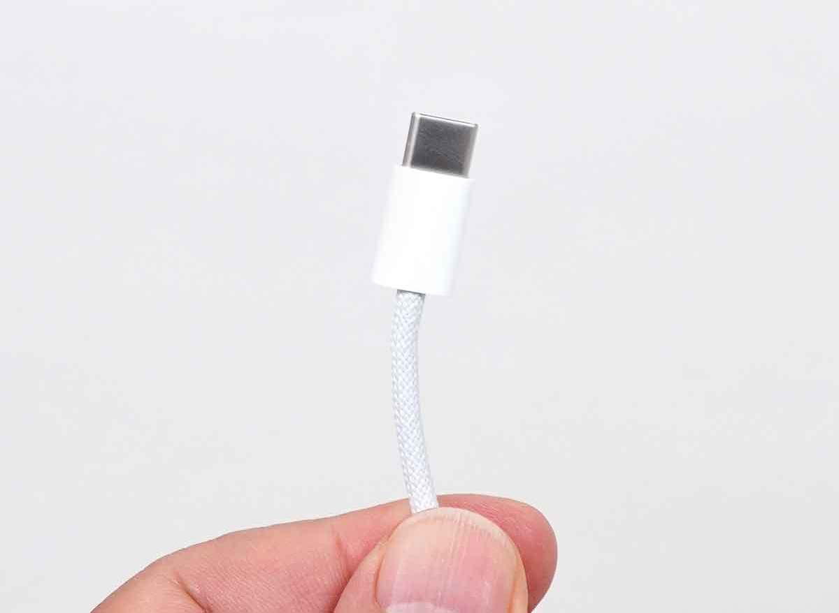 ダイソーで110円のUSB-Cケーブルが価格差25倍Apple純正と同等の性能だった!