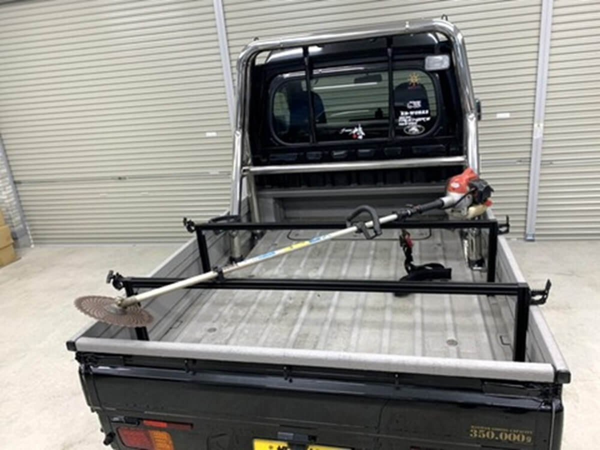 軽トラの荷台をもっと自由に!穴開け不要で脱着カンタンなキャリアフレーム