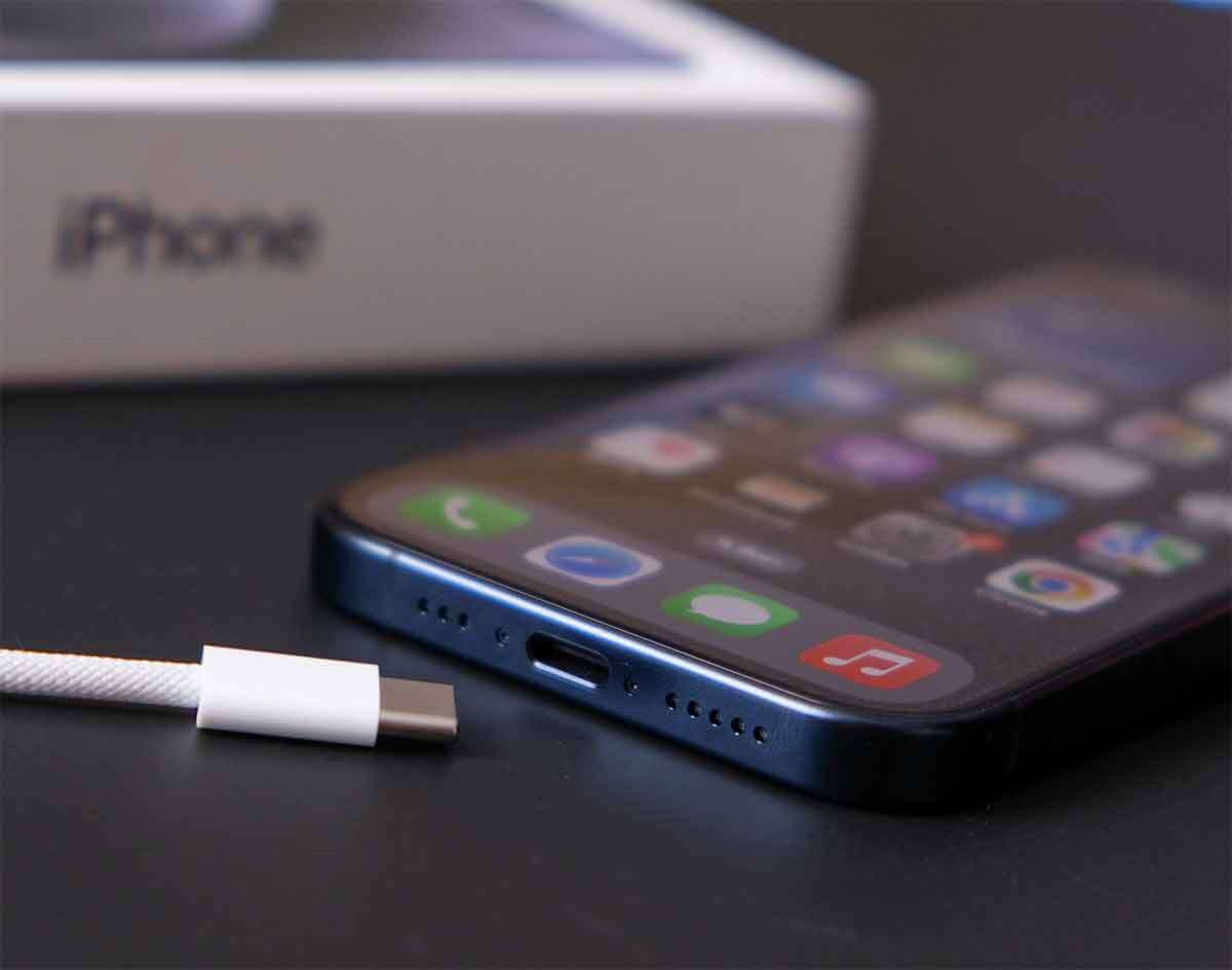 iPhone15、待望のUSB-C搭載なのにAndroid用ケーブルは使えない!? – 過熱の危険性を注意喚起