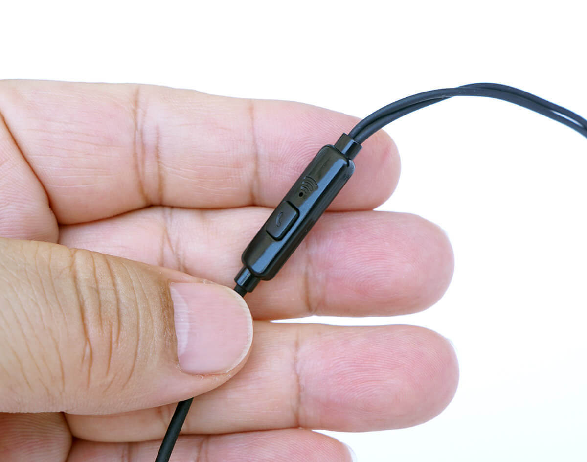 ダイソーで330円の「高音質ステレオイヤホン」を価格差18倍の「SHURE」と聴き比べてみた!