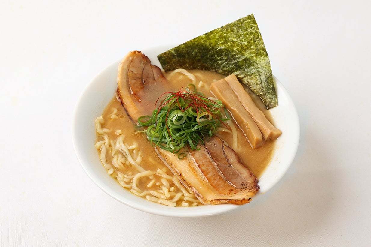 リレー式ラーメン企画「RAMEN　WALKING　アウトレットパーク滋賀竜王店」第五弾が7月１日からスタート！北海道札幌市の大人気店『inEZO』が初出店。