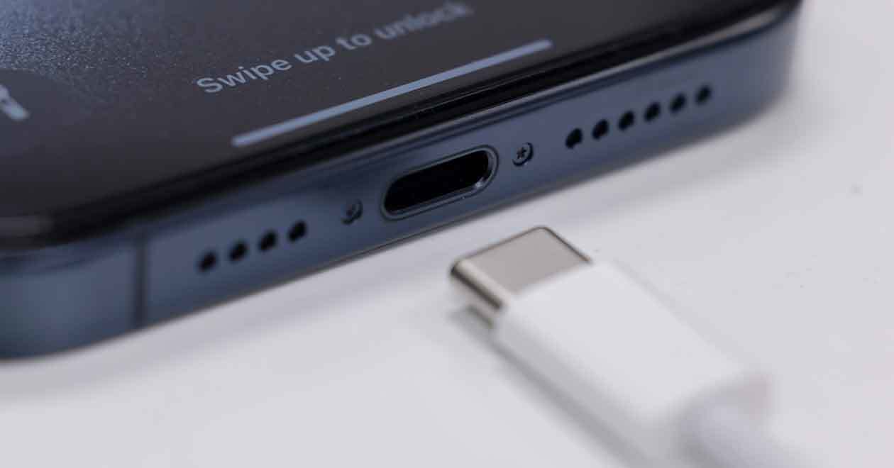 ダイソーで110円のUSB-Cケーブルが価格差25倍Apple純正と同等の性能だった!
