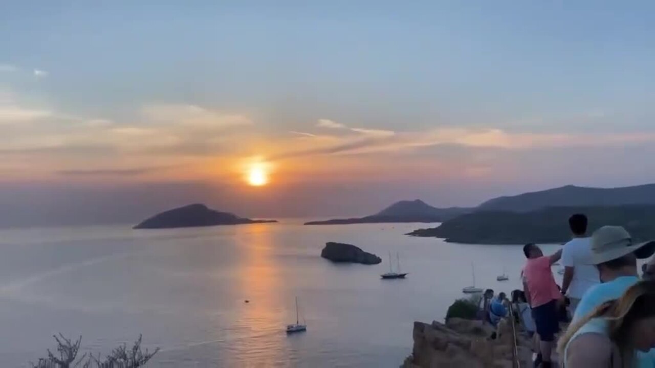 【ギリシャ】アテネからアポロコーストを通って、夕日の名所スニオン岬まで