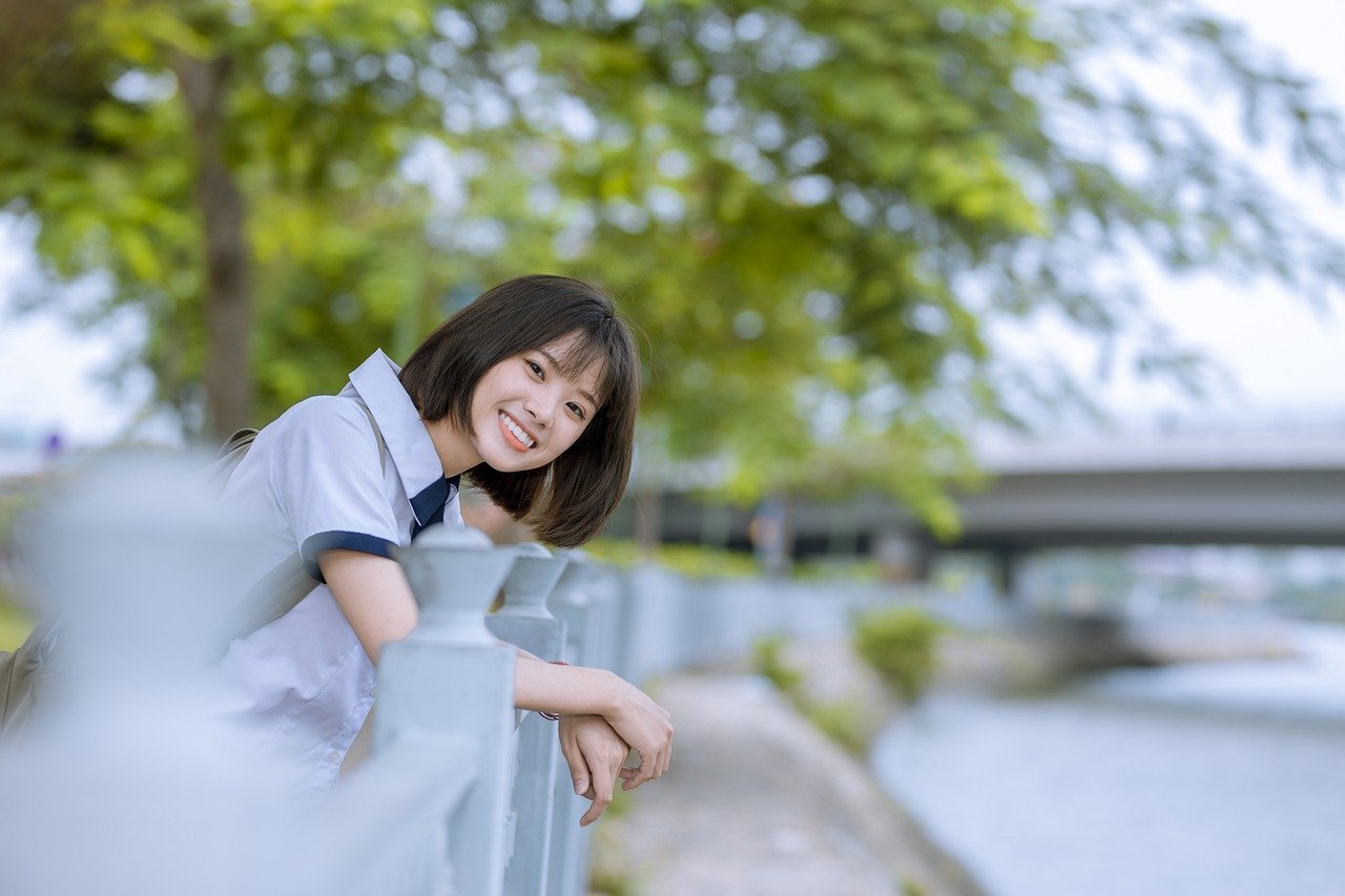 「明眸皓歯」とはどんな意味の四字熟語？どんな人物に対して用いることば？元々は特定の人物を形容した言葉だった？！