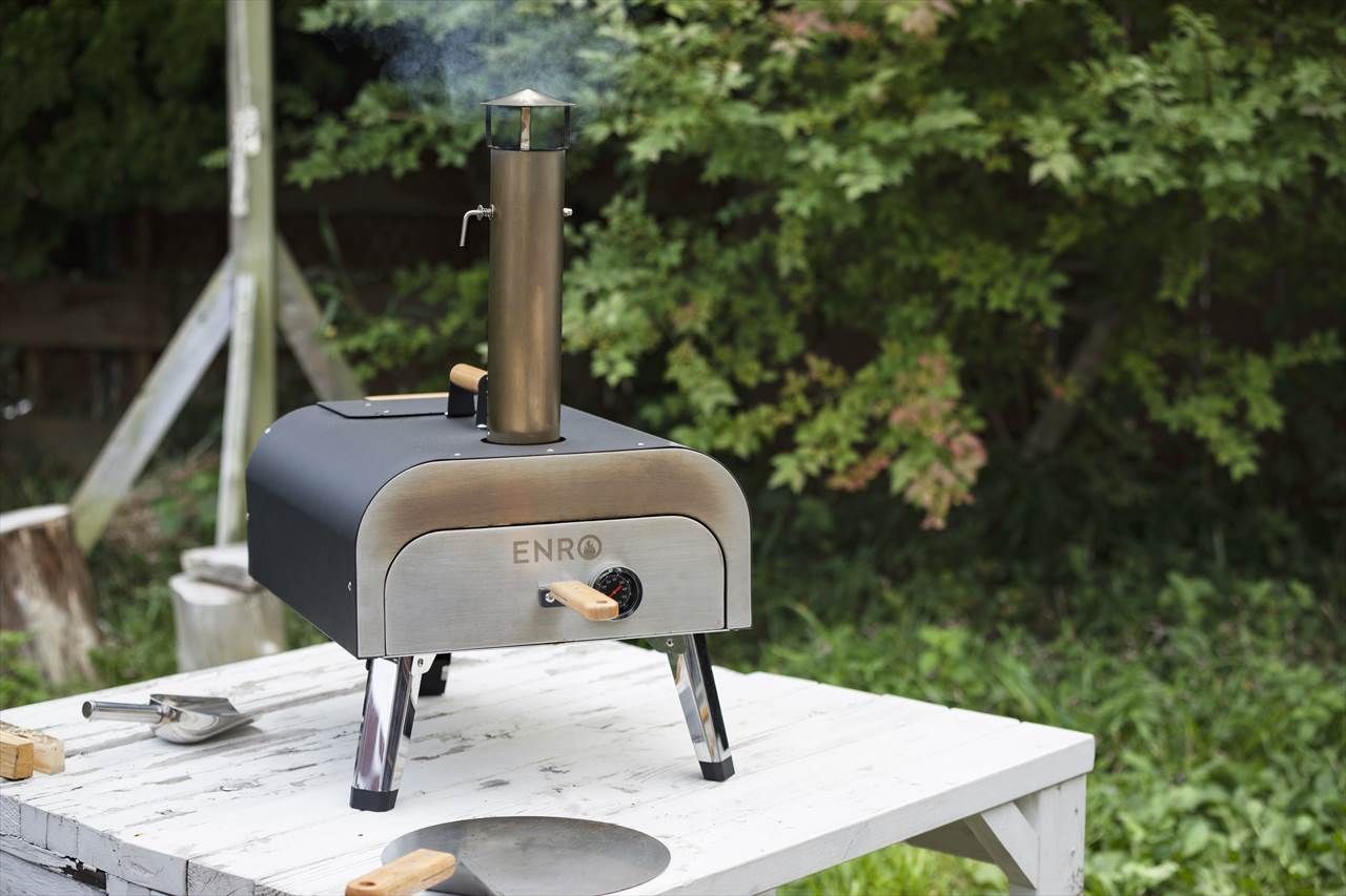 【ポータブルピザ窯】こんなのないかな?と思って調べたらあった!キャンプにBBQに!庭で手軽にピッツァを焼けちゃう!