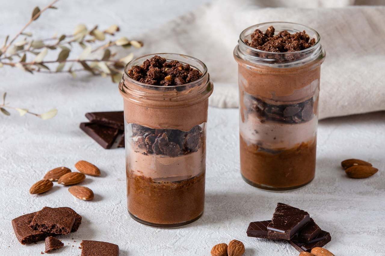 夜パフェブランド『parfait✕parfait（パフェパフェ）』、新フレーバー「チョコレートパーティ×BOURBON」を冬季限定で発売開始