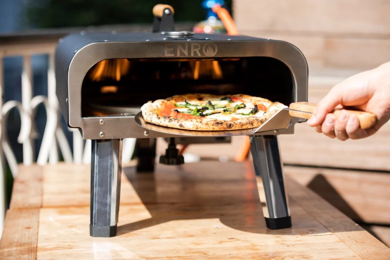 【ポータブルピザ窯】こんなのないかな?と思って調べたらあった!キャンプにBBQに!庭で手軽にピッツァを焼けちゃう!