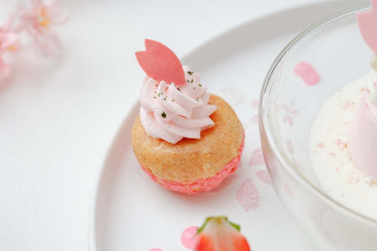 ハイアット セントリック 金沢、4月1日より桜と苺をたっぷり堪能できる「Sakura Strawberry Cake Set」提供へ
