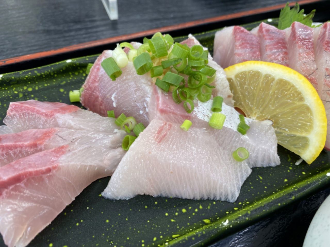 「はまち」と「ぶり」この２つの魚の違いは何？実は同じ魚だって・・本当？ならなんで名前が違うの？