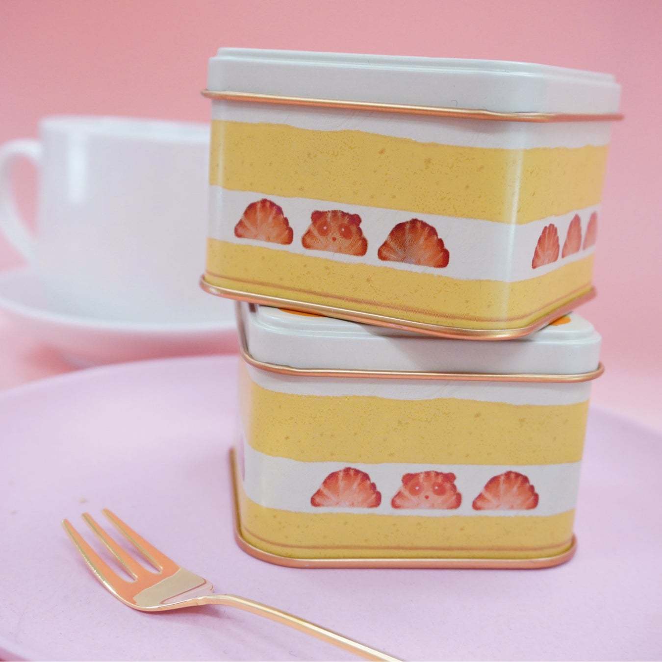 「パンダボタン付き　パンダケーキ缶」グルテンフリー＆低糖質のバレンタイン限定カシスミルキークランチを発売、ヘルシースイーツ専門　青山デカーボから