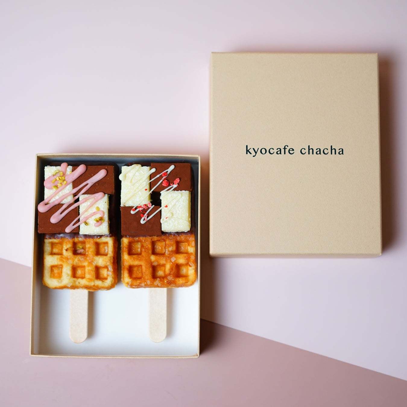 【バレンタイン数量限定販売】注文殺到した生チョコ京ワッフル入りBOXが待望の再登場｜1/16(月)予約販売開始【あなたの“好き”を京ワッフルに乗せて】