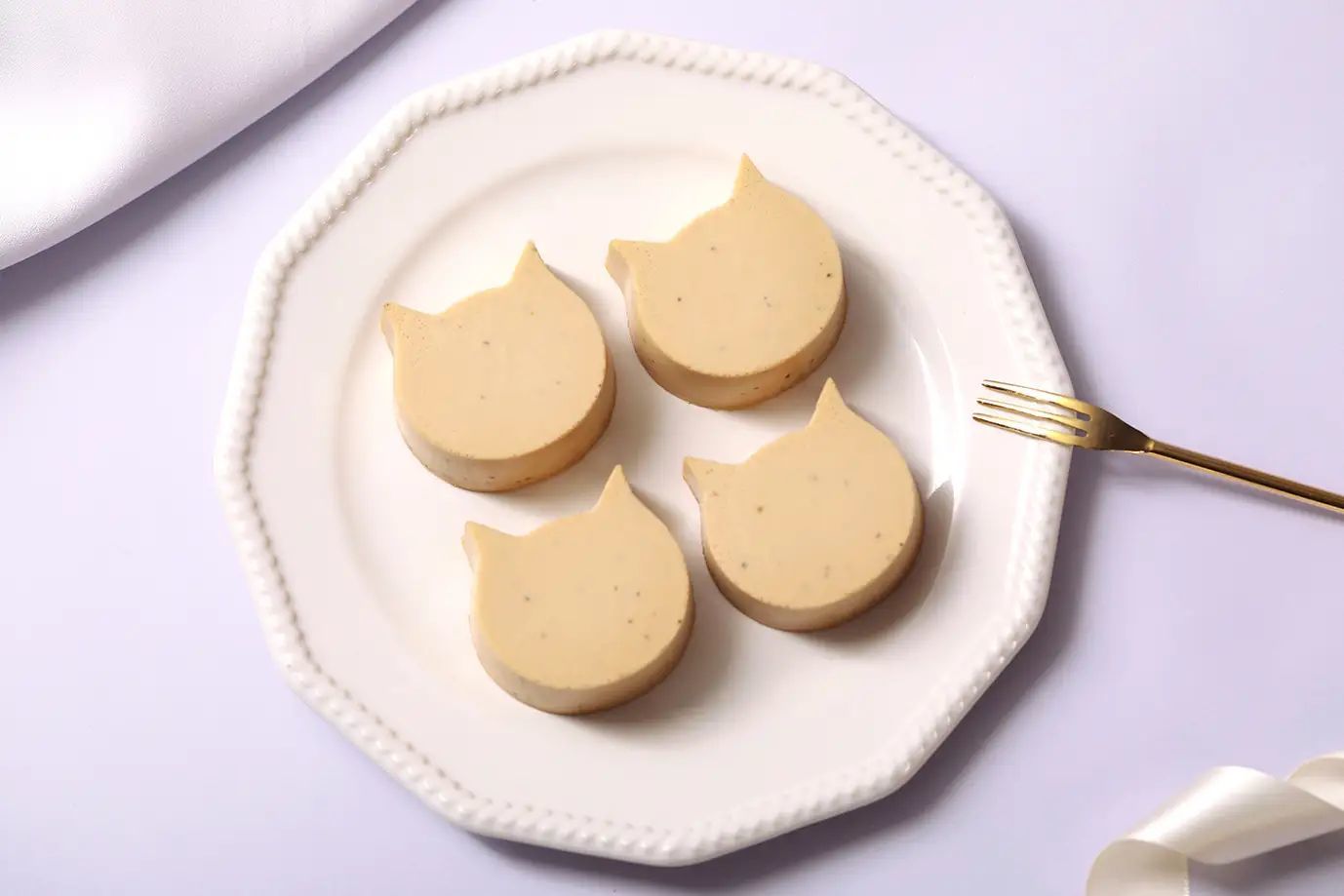 【春限定のねこねこ3商品が登場】「ねこねこ食パン 練乳いちご」「ねこねこ食パン 三色ねこねこ」「にゃんチー ロイヤルミルクティー」3月1日より期間限定新発売