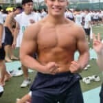 世界を見据える将来有望なバルク派ボディビルダーの筋肉強化法
