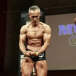 50歳を目前に「ボディビルダーのような身体になりたい」と本格的に筋トレを開始!1年10カ月で驚きの変化を遂げ、見事優勝を達成した公務員