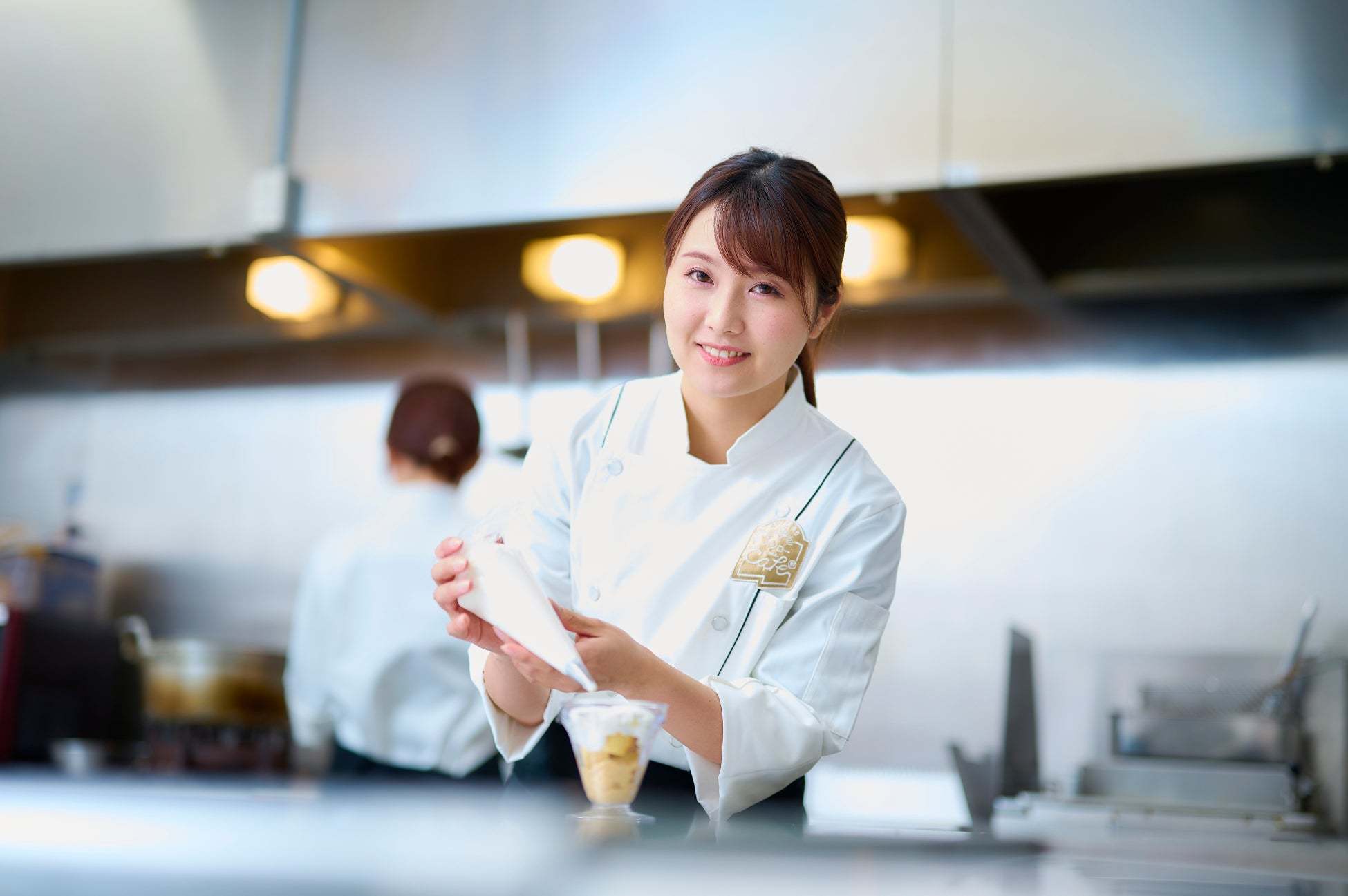 「スシローカフェ部」より秋の味覚を楽しめる新作スイーツしっとり滑らかな食感が楽しめる「ほんのりあったかスイーツポテト」が登場！さらに、ビターな味わいの「キャラメルばななのしっとりケーキ」も同時販売！