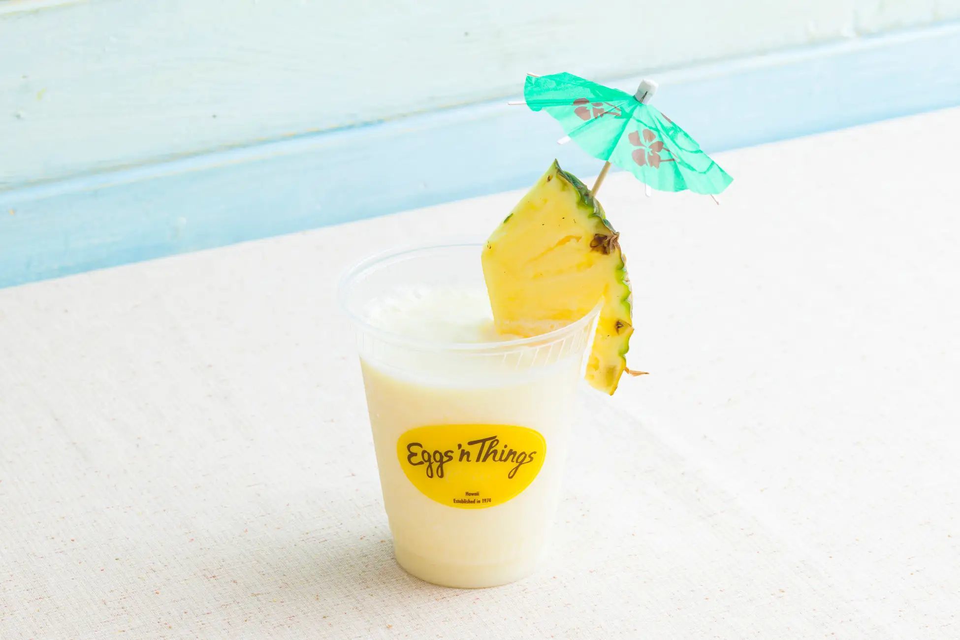 Eggs ’n Thingsから初夏にぴったりなハワイアンメニューが登場！「トロピカルパインパンケーキ」「カルアポークボウル」4月18日（火）～5月22日（月）まで販売