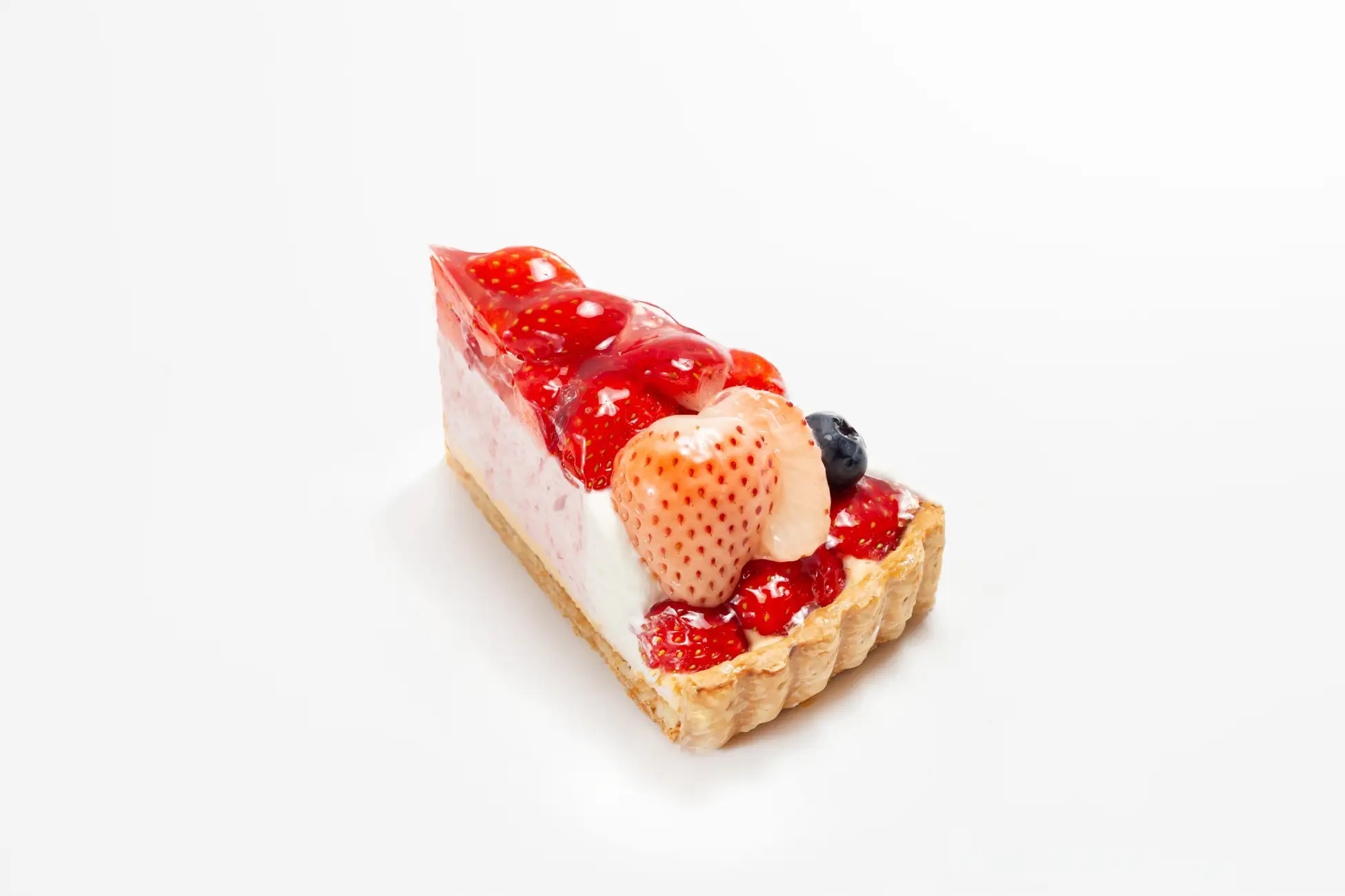 【フルーツピークス・フルーツショップ青木】ホワイトデーにおすすめ！春を感じるいちごたっぷりのタルトや食べられる”いちごの花束”を期間限定販売