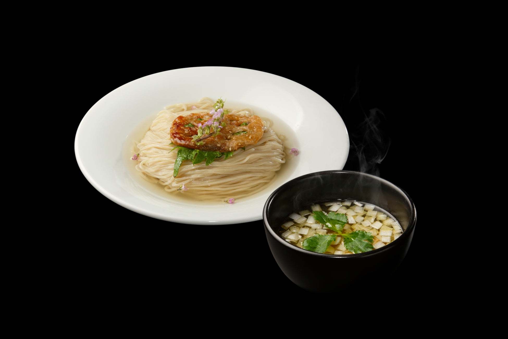 「宅麺.com」、東京都と福島県に計3店舗を構える人気ラーメン店『麺処さとう』の取り扱いを開始