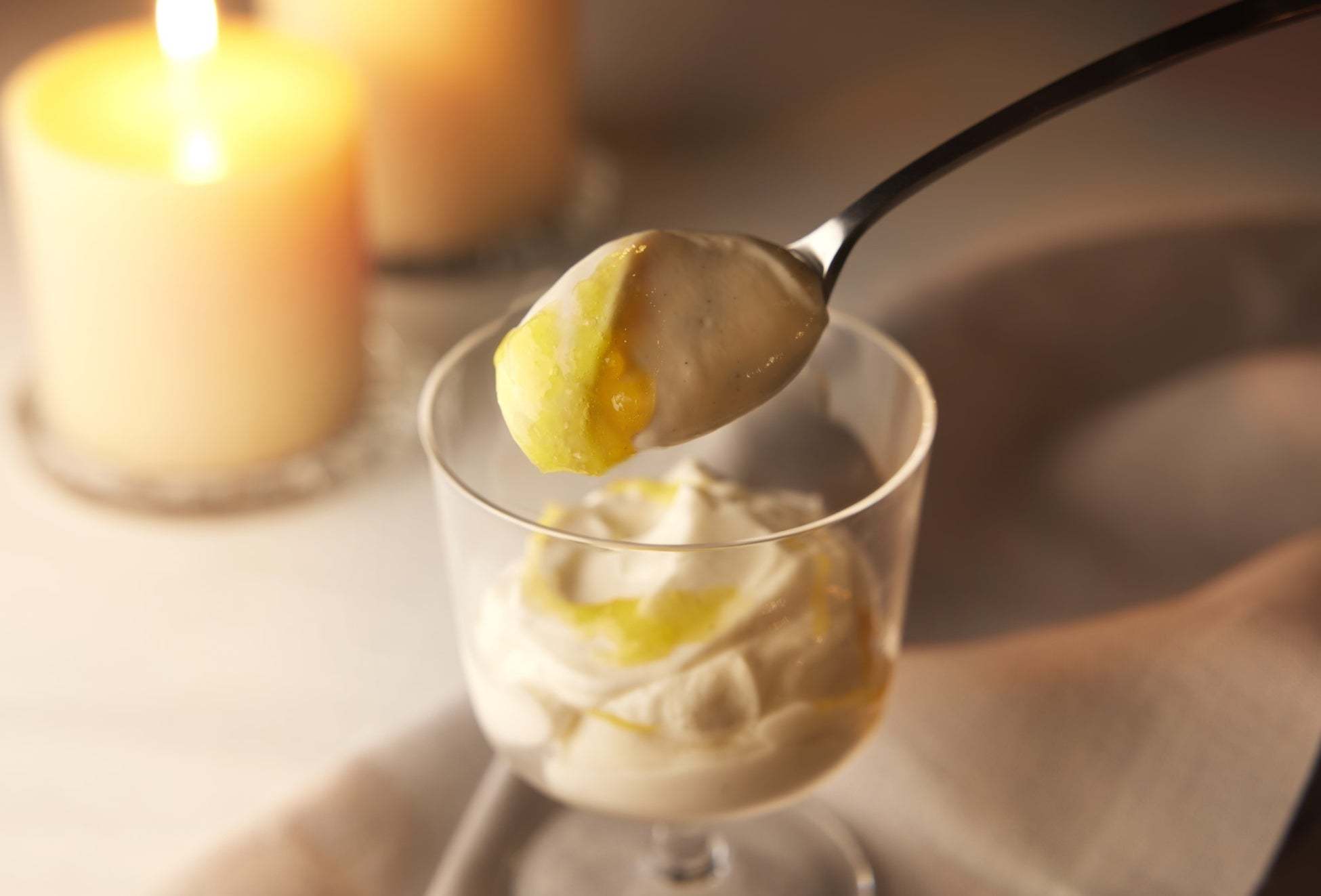 1つで2パターンの楽しみ方!「Ísey SKYR」シリーズ史上初のマスカットフレーバーが登場! 『バニラ マスカットソース ナタデココ入り』3月20日(月)より新発売