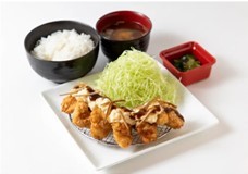 【がブリチキン。】歓送迎会のおともにぴったり!「生姜からあげ いぶりがっこタルタル」が、3月16日(木)より新発売 全国61店舗にて