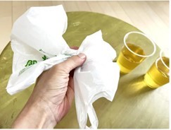 警視庁オススメの「即席ドリンクホルダー」 本当に使えるのか?やってみた