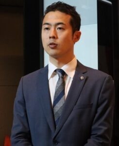「ネスカフェ エクセラ」で歌って気分転換できる個室ブース登場 そのねらいは? きっかけは松浦亜弥さんが歌うCMソング