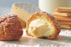 【東京ミルクチーズ工場】より人気のチーズパフに大人気の季節限定「チーズパフ いちごミルク」が今年も登場