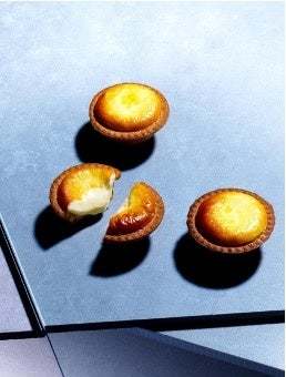 焼きたてチーズタルト専門店「BAKE CHEESE TART」から冬シーズンに大人気の“塩キャラメル”のチーズタルトが登場！とろ〜り食感と3つの味覚が楽しめる「焼きたてチーズタルト 塩キャラメル」