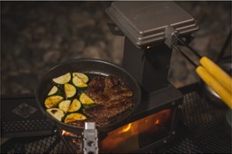 【話題沸騰】薪ストーブ「Dear Stove」3つの魅力をご紹介！揺れる炎を見ながらキャンプ飯を楽しめる！