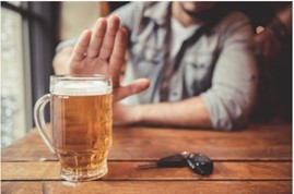 「寝ればいけるっしょ」は大間違い!?飲み会の後は仮眠を挟んでも“飲酒運転”になってしまう理由に驚愕