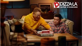 ピザーラ新TVCM 『ボッタルガと桜海老のグルメクォーター』　サンドウィッチマンが、贅沢な新作ピザに大興奮！！