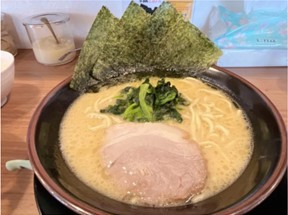 【菊池郡菊陽町】色んな楽しみ方ができる「横浜家系ラーメン 初の家」を思う存分堪能してきました。