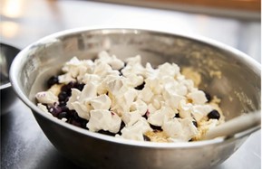 新感覚！クリームチーズがゴロゴロ入った「ハワイアンスコーン」を3月8日（水）～3月14日（火）まで愛媛県にあるいよてつ高島屋で開催される催事「神戸セレクトマーケット」にて販売！