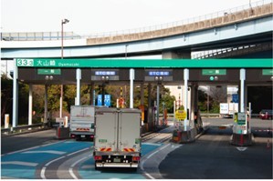 「人手不足、時間外労働…物流業界の抱える問題、多すぎない？」“大型トラック高速80キロ規制”見直しでホントに変わるのか