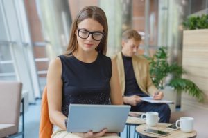 面倒くさがりな人の特徴を徹底解説!面倒くさがりを改善する方法とは?