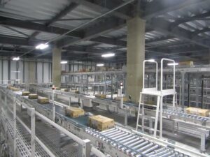 「2024年問題」解決の一助となるか 1日400台のトラック入出荷を可能とするコカ・コーラボトラーズジャパン巨大DC 全貌に迫る
