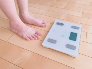 ダイエットで1ヶ月に落としていい体重の目安は？健康的かつ着実に痩せる計画を！