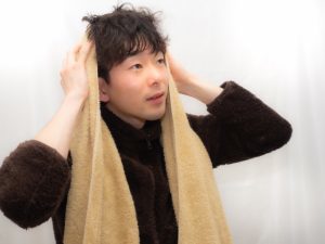 頭皮が臭い男性必見！臭いの原因と対処法を徹底解説！