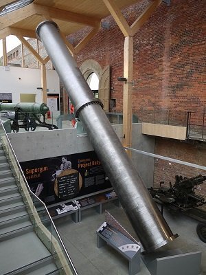 150mの宇宙銃「バビロン砲」で世界を脅した天才科学者・ブルとは? 南国で見つけた残骸と謎に包まれた暗殺